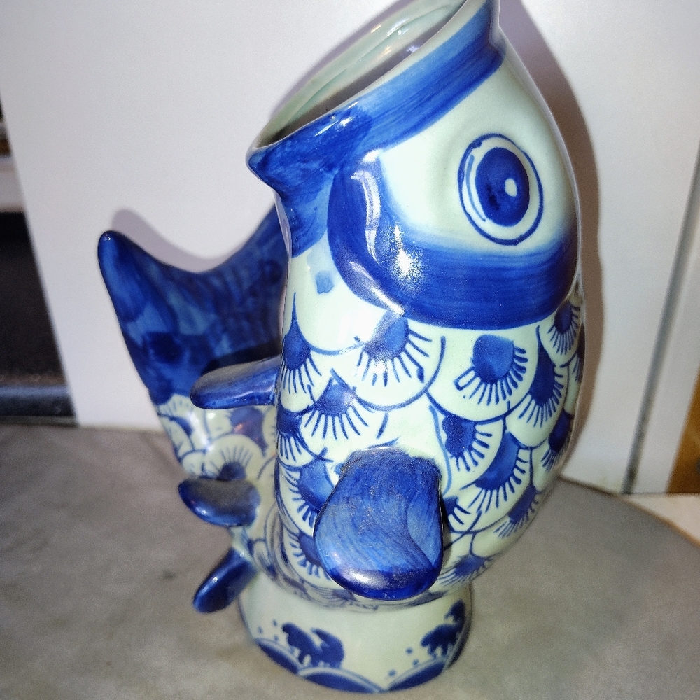 VTG Ashley Belle Fish Vase Blue &